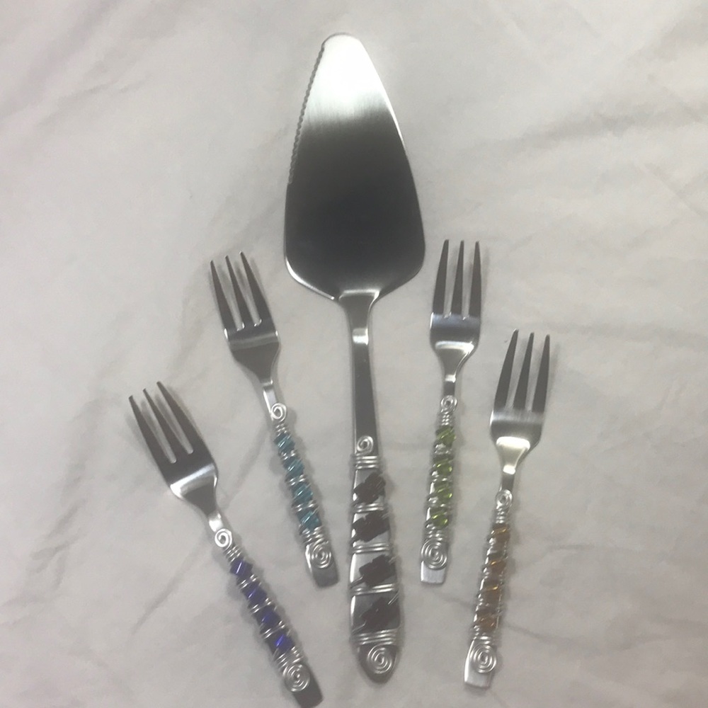 Serving set of (4) for Cake, pie or pastry.